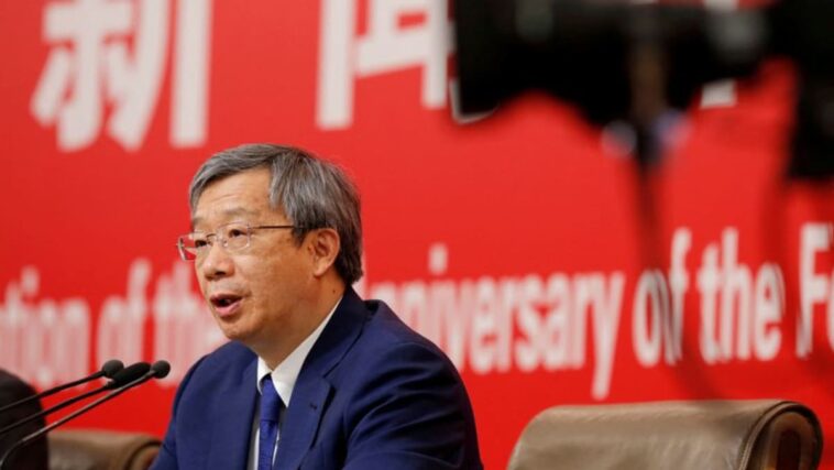 Es probable que el jefe del banco central de China renuncie en medio de la reorganización: Fuentes