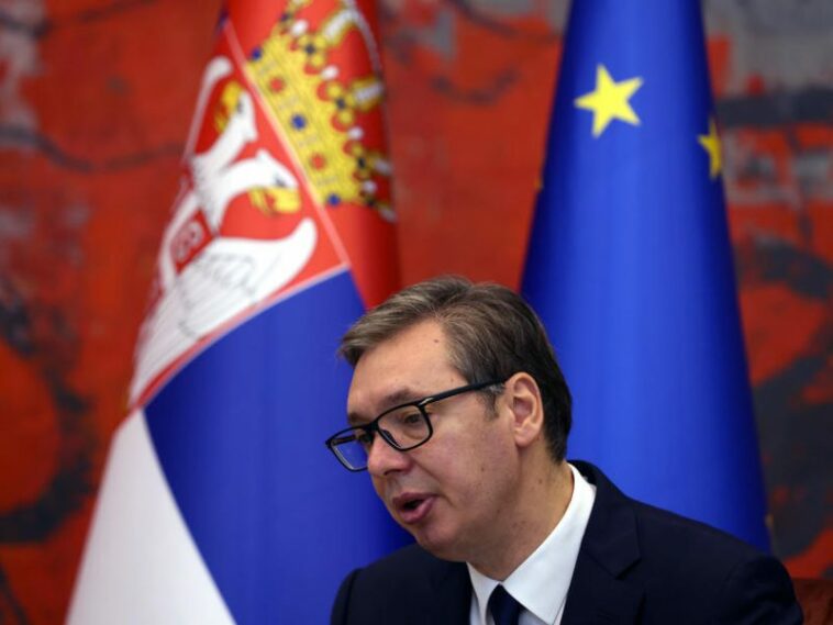 La UE no descarta suspender la exención de visado de Serbia por el pico migratorio