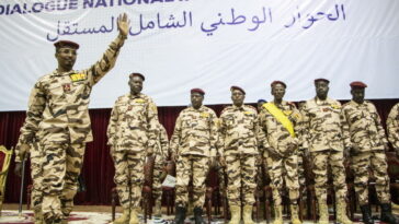 La junta de Chad retrasa dos años las elecciones y permite que el líder interino Deby permanezca en el poder