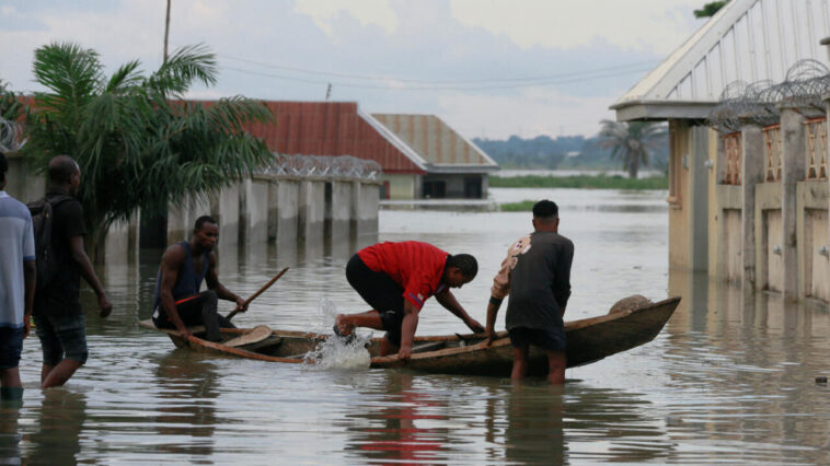 Las peores inundaciones de Nigeria en una década matan a 500 personas y desplazan a 1,4 millones