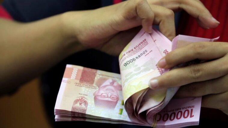Las reservas de divisas de Indonesia caen a 130.800 millones de dólares a finales de septiembre