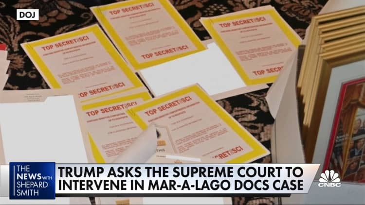 Trump pide a la Corte Suprema que intervenga sobre documentos clasificados encontrados en Mar-A-Lago