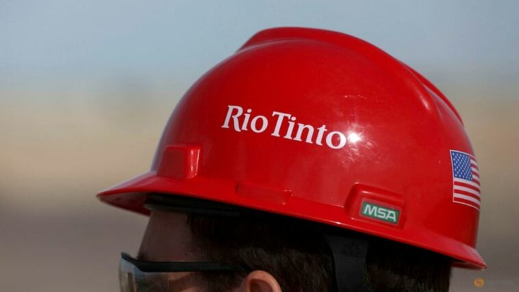 Los envíos trimestrales de mineral de hierro de Rio Tinto caen a medida que la demanda se debilita