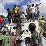 Los golpistas de Burkina Faso piden el fin de la violencia en la embajada de Francia en Uagadugú