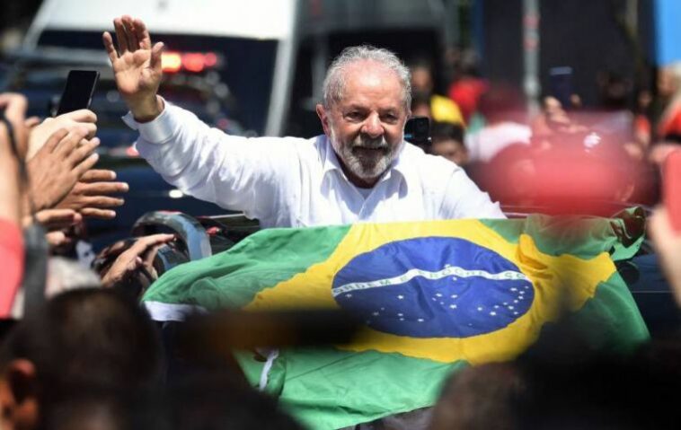 Lula aseguró que combatirá la deforestación porque el planeta necesita una “Amazonia viva”.  Foto: AFP