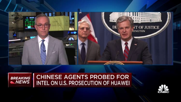 El Departamento de Justicia acusa a los funcionarios de inteligencia chinos de intentar infiltrarse en las fuerzas del orden de EE. UU. para Huawei