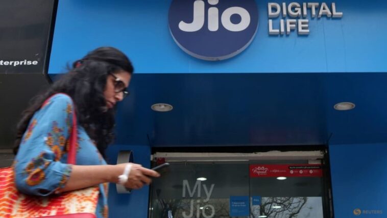 Reliance Jio de India lanzará una computadora portátil de bajo costo habilitada para 4G a US $ 184