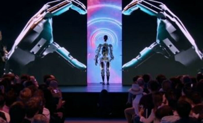 [WATCH] Elon Musk presenta un robot humanoide 'bailante' ante una audiencia en vivo