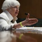 Yellen del Tesoro dice que la guerra de Rusia ha debilitado su economía