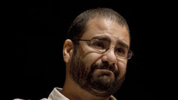 Activista egipcio Alaa Abdel-Fattah recibe 'intervención médica' en prisión