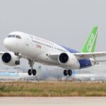 China muestra el avión de pasajeros C919 recientemente aprobado en una importante exhibición aérea