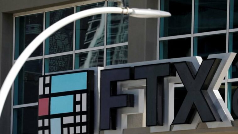 FTX despide a tres de sus principales ejecutivos - WSJ