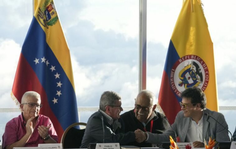 Las nuevas conversaciones son un “mensaje de esperanza” para Maduro