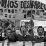 Hebe de Bonafini encabeza una de las marchas en la Plaza de Mayo de Buenos Aires en diciembre de 1979