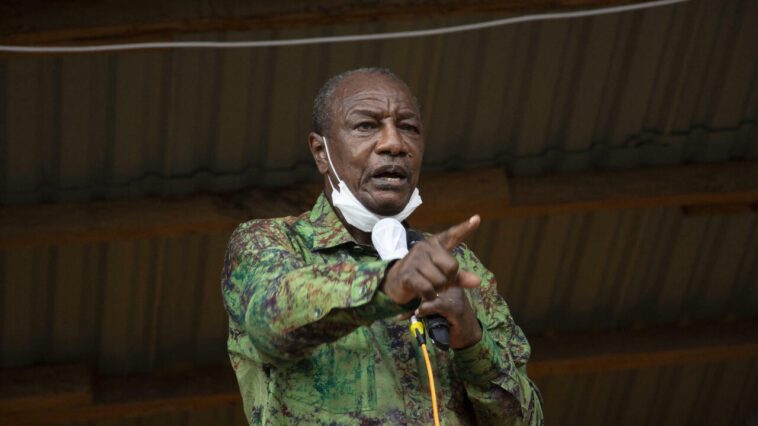 Junta de Guinea busca enjuiciar al expresidente Conde por cargos de corrupción