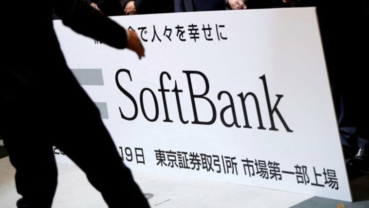 Las acciones de SoftBank caen después de informar la pérdida continua de Vision Fund