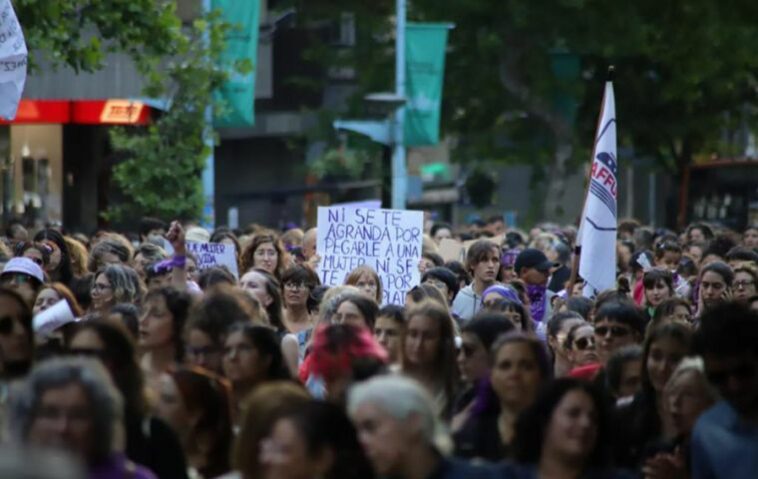 En Montevideo se realizaron tres grandes manifestaciones, todas ellas en la avenida más importante de la capital uruguaya.  Foto: FocoUy