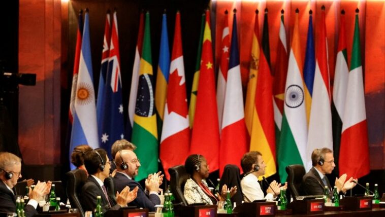 Los líderes del G20 finalizan la cumbre de Bali con una declaración sobre la guerra, la paz y todo lo demás