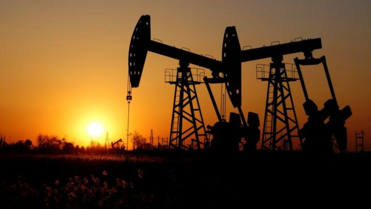 Los precios del petróleo suben por la gran caída en las existencias de crudo de EE. UU., la incertidumbre sobre el suministro de Rusia