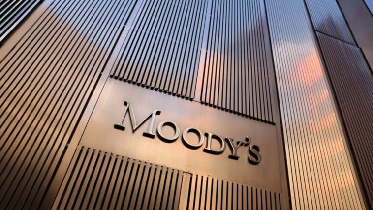 Moody's cierra su negocio de consultoría en China y recorta personal: fuentes