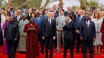 Países francófonos se reúnen para cumbre en Túnez en medio de preocupaciones por la democracia