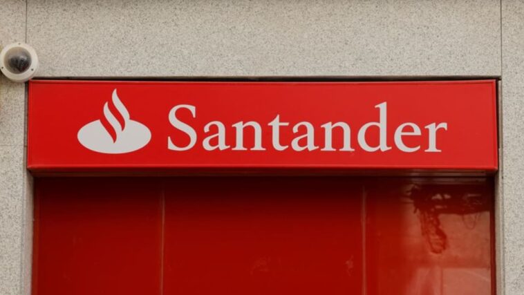Santander bloqueará transferencias del Reino Unido a intercambios de criptomonedas en 2023