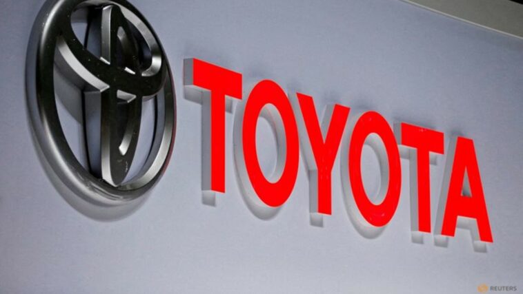 Toyota registra una caída de ganancias del 25%, reduce el objetivo de producción del año fiscal a 9,2 millones