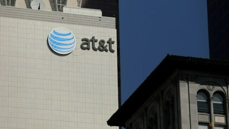 AT&T y BlackRock crearán plataforma comercial de fibra óptica