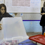 Baja participación electoral en elecciones parlamentarias de Túnez boicoteadas por la oposición