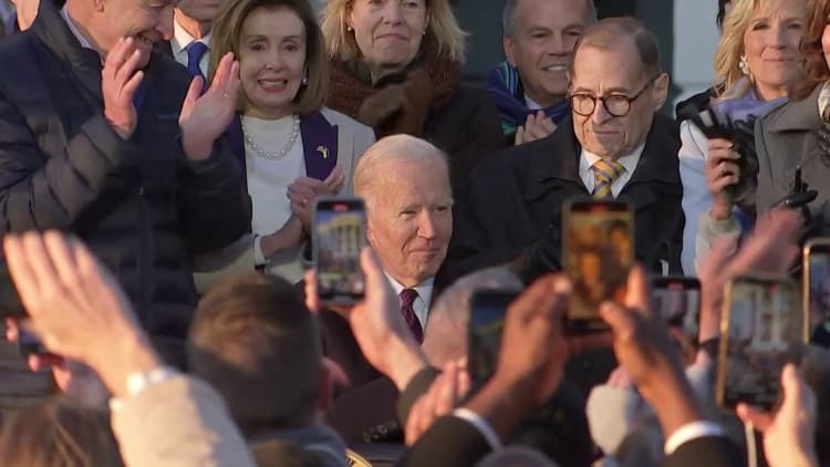 El presidente Biden promulga la Ley de Respeto al Matrimonio