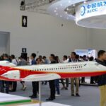 Comac de China entrega avión ARJ21 a TransNusa de Indonesia -CCTV