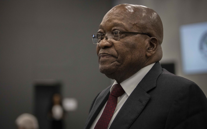 ConCourt, nuevamente, rechaza el intento de Zuma de sacar a Downer del caso de trato de armas