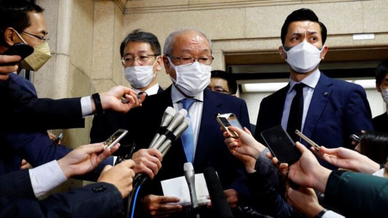 El ministro de Finanzas de Japón, Suzuki, ve la política monetaria del BOJ sin cambios