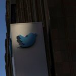 El principal funcionario de política global de Twitter se va mientras continúan los despidos