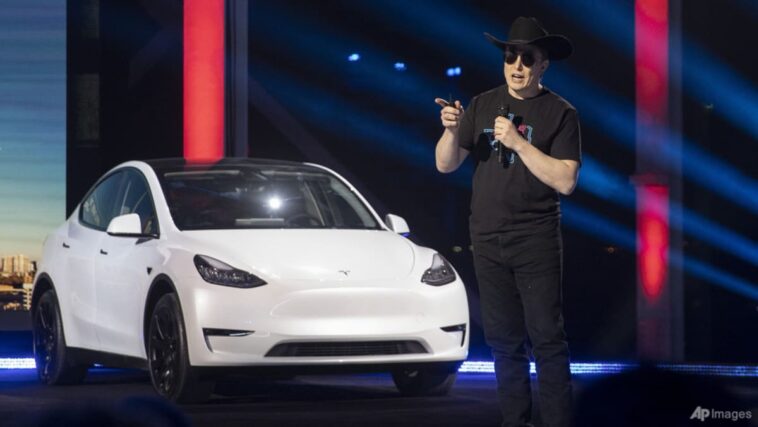Elon Musk dice a los inversores que hará una pausa en las ventas de acciones de Tesla