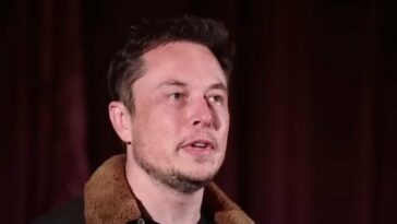 Elon Musk pierde el título de persona más rica del mundo tras comprar Twitter