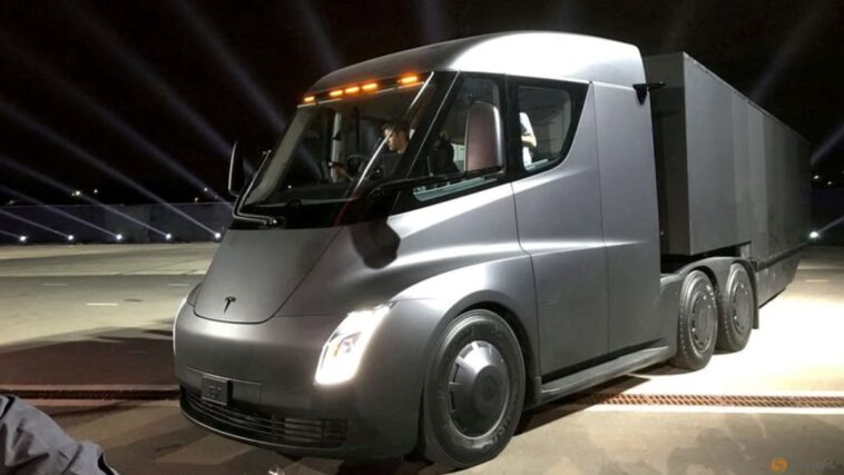 Exclusivo-PepsiCo lanzará 100 Tesla Semis en 2023, dice ejecutivo