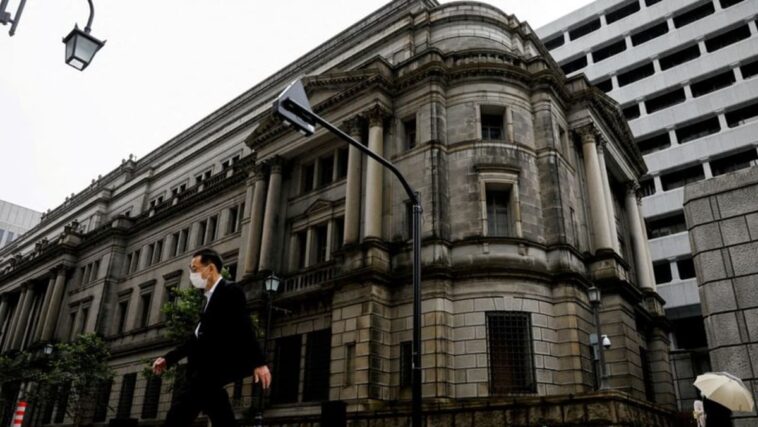 Gobierno de Japón revisará acuerdo con BOJ para flexibilizar precio objetivo: Kyodo