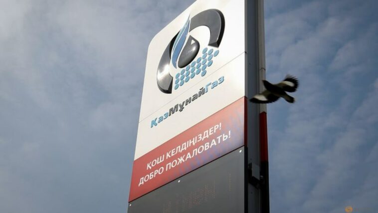 KazMunayGas de Kazajistán evalúa envío de petróleo de prueba a Alemania en enero