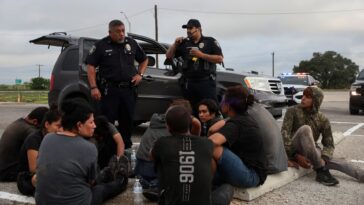 La Corte Suprema extiende la regla de inmigración pandémica de la era Trump para permitir deportaciones más rápidas