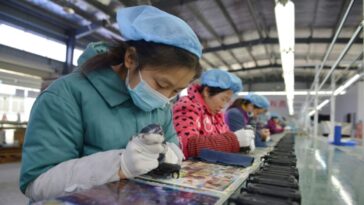 La actividad manufacturera de China cae a pesar del levantamiento de las restricciones por COVID-19