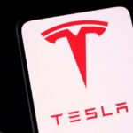 La promesa de Elon Musk de no vender más acciones de Tesla no logra calmar a los inversores