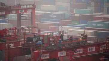 Las exportaciones e importaciones de China en noviembre se reducen aún más, peor de lo previsto