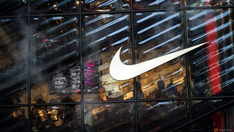 Las ventas de Nike pueden dispararse a medida que los descuentos atraen a los compradores;  telares de compresión de márgenes