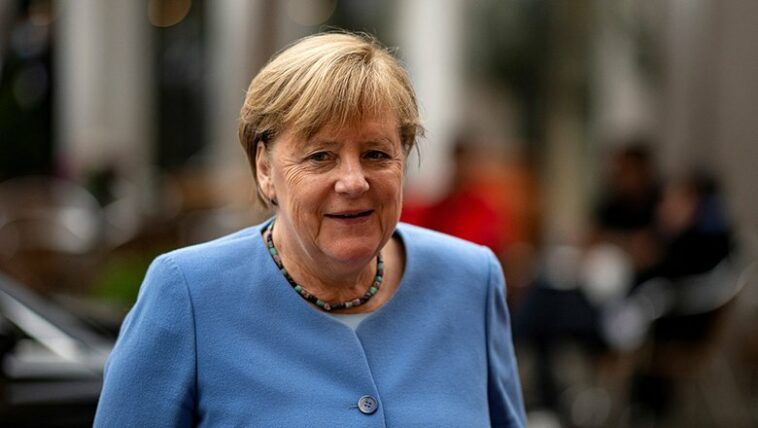 Merkel descartó participación en la solución del conflicto en Ucrania