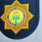 Policía encontrado baleado y apuñalado en Lwandle en la mañana de Navidad