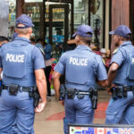 Policías de Limpopo persiguen a 5 sospechosos que cometieron robo en una granja de caza