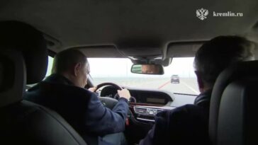 Putin condujo a través del puente de Crimea.  Hubo un ataque terrorista hace menos de dos meses.