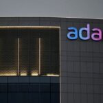 Adani de India comienza una venta récord de acciones cuando el vendedor en corto desencadena una pérdida de $ 44 mil millones