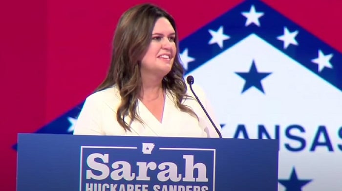 Día uno: la gobernadora Sarah Huckabee Sanders prohíbe la palabra 'LatinX' en los documentos gubernamentales